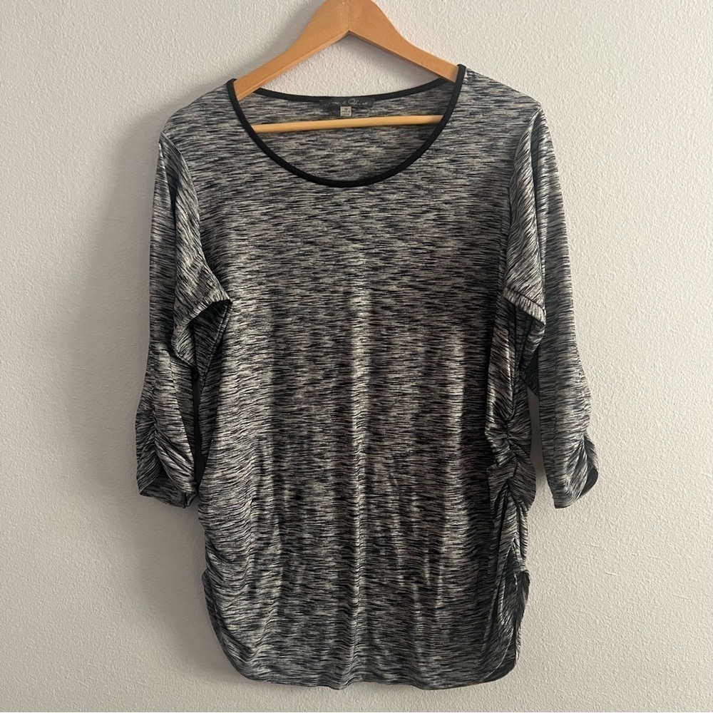 Rose & Olive Black and Gray Ruched 3/4 Sleeve Tunic